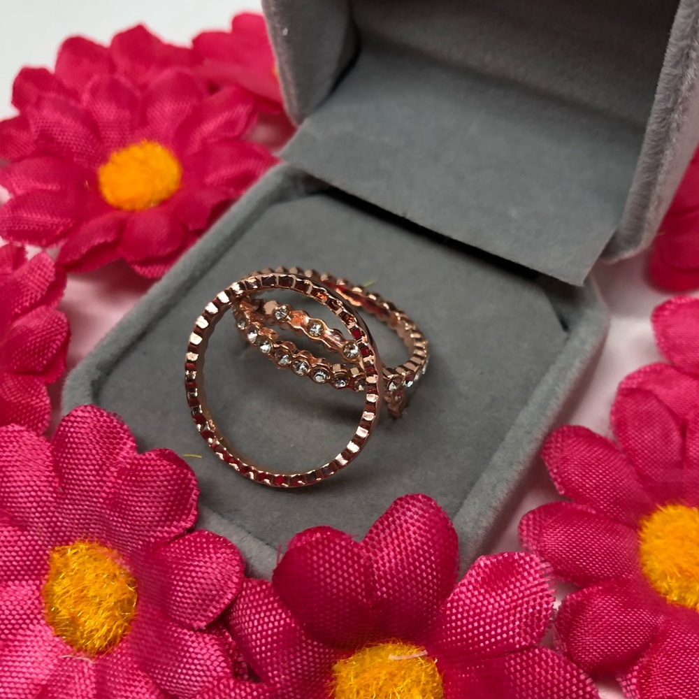 💰SOLD💰💵🎁 Rose Gold & Diamond Stackable Fashion Rings - Picture 3 of 3